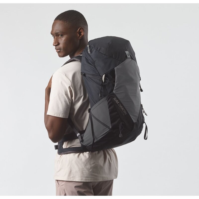 Salomon Rucksack AEROTREK 30 - ANTHRAZIT / Neun Eisen / LEGIERUNG